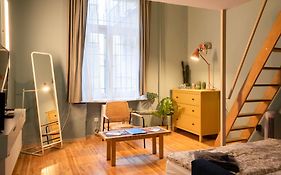 Lovely Apartment In Party Street Ka10